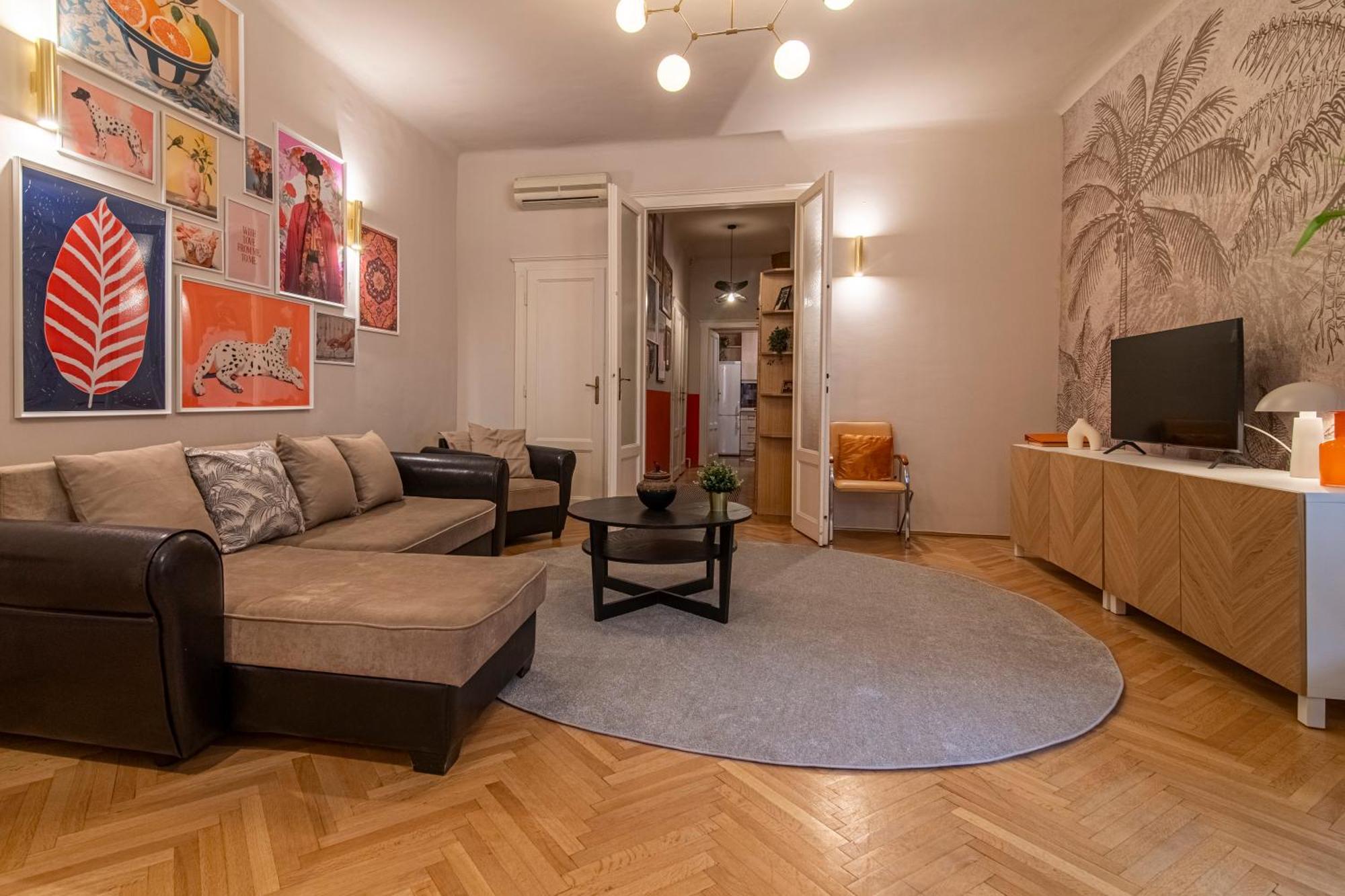Be A Budapester Exterior photo